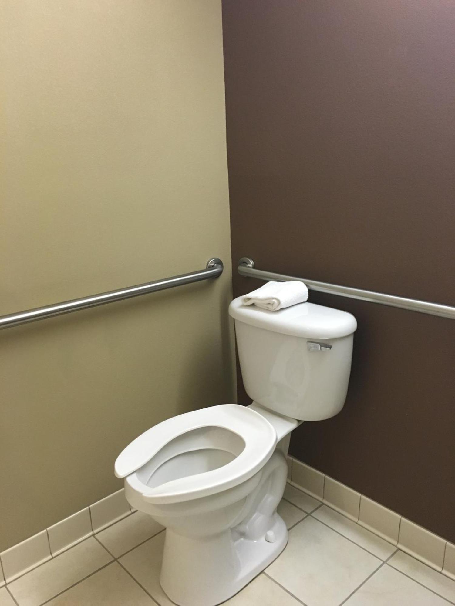 Microtel By Wyndham Perry National Fairground Area I-75 Quarto foto