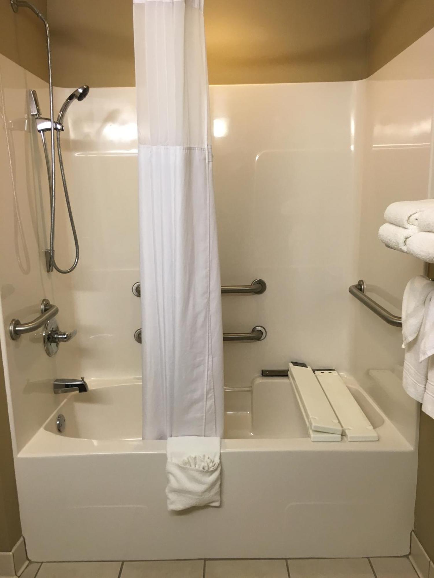 Microtel By Wyndham Perry National Fairground Area I-75 Quarto foto